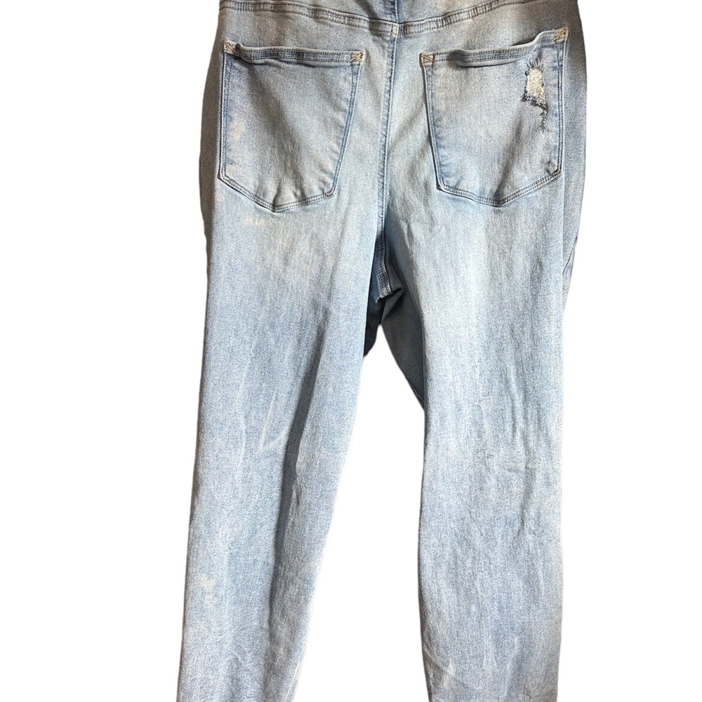 Jeans - Picture 2 of 4